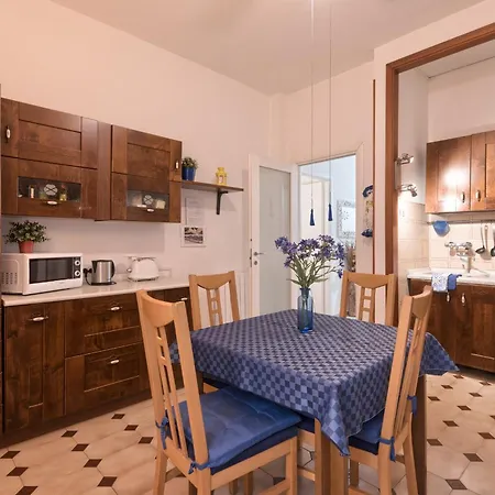 Lidia's 5 Terre With Parking