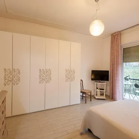 Lidia's 5 Terre With Parking Apartment La Spezia